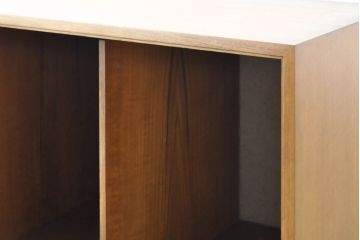 デンマークビンテージ　チーク材　HG(Hansen&Guldborg)Mobler製 (HGモブラー)　棚板が仕切りとしても使えるユニークな仕様のキャビネット(シェルフ、ブックケース、食器棚、収納棚、戸棚、ヴィンテージ、北欧)(R-074002)