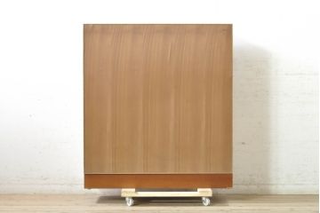 デンマークビンテージ　チーク材　HG(Hansen&Guldborg)Mobler製 (HGモブラー)　棚板が仕切りとしても使えるユニークな仕様のキャビネット(シェルフ、ブックケース、食器棚、収納棚、戸棚、ヴィンテージ、北欧)(R-074002)