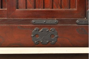 中古　美品　遠野民芸家具　美しい木目が魅力的な漆塗りの囲炉裏テーブル(長火鉢、木製火鉢、ダイニングテーブル、食卓、4人掛け)(定価約80万円)(R-074003)