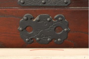 中古　美品　遠野民芸家具　美しい木目が魅力的な漆塗りの囲炉裏テーブル(長火鉢、木製火鉢、ダイニングテーブル、食卓、4人掛け)(定価約80万円)(R-074003)