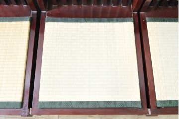 中古　遠野民芸家具　並べても分割しても使えるデザインが嬉しい畳ベンチ(長椅子、木製ベンチ、アームチェア、3人掛け)(R-074004)
