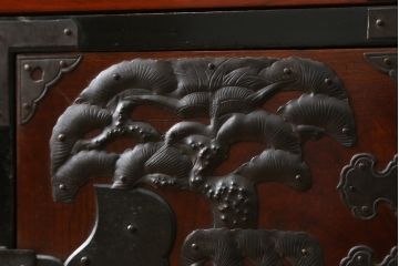 和製アンティーク　前面欅(ケヤキ)材　和の空間づくりにおすすめの庄内箪笥ローボード(時代箪笥、和たんす、整理たんす、収納タンス、ローチェスト、テレビ台、テレビボード、引き出し)(R-074009)