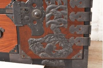 和製アンティーク　前面欅(ケヤキ)材　和の空間づくりにおすすめの六丁引き庄内箪笥(二段重ね箪笥、時代箪笥、和たんす、整理たんす、収納タンス、衣装タンス、引き出し)(R-074011)