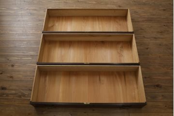 和製ビンテージ　美品!!　天板付きリメイク　前面欅(ケヤキ)材　漆塗り　艶のある木の色味と美しい杢目が魅力的なローボード(テレビ台、テレビボード、ローチェスト、収納箪笥、衣装箪笥、和タンス、引き出し、ヴィンテージ)(R-074017)