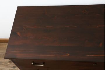 和製ビンテージ　美品!!　天板付きリメイク　前面欅(ケヤキ)材　漆塗り　艶のある木の色味と美しい杢目が魅力的なローボード(テレビ台、テレビボード、ローチェスト、収納箪笥、衣装箪笥、和タンス、引き出し、ヴィンテージ)(R-074017)