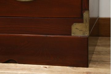 和製ビンテージ　美品!!　天板付きリメイク　前面欅(ケヤキ)材　漆塗り　艶のある木の色味と美しい杢目が魅力的なローボード(テレビ台、テレビボード、ローチェスト、収納箪笥、衣装箪笥、和タンス、引き出し、ヴィンテージ)(R-074017)