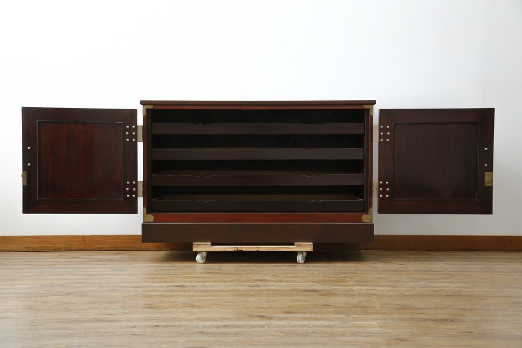 和製ヴィンテージ　美品!!　前面欅(ケヤキ)材　漆塗り　艶のある木の色味と美しい杢目が魅力的なローボード　(R-074018)