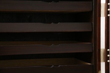 和製ヴィンテージ　美品!!　前面欅(ケヤキ)材　漆塗り　艶のある木の色味と美しい杢目が魅力的なローボード　(R-074018)