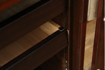 和製ヴィンテージ　美品!!　前面欅(ケヤキ)材　漆塗り　艶のある木の色味と美しい杢目が魅力的なローボード　(R-074018)