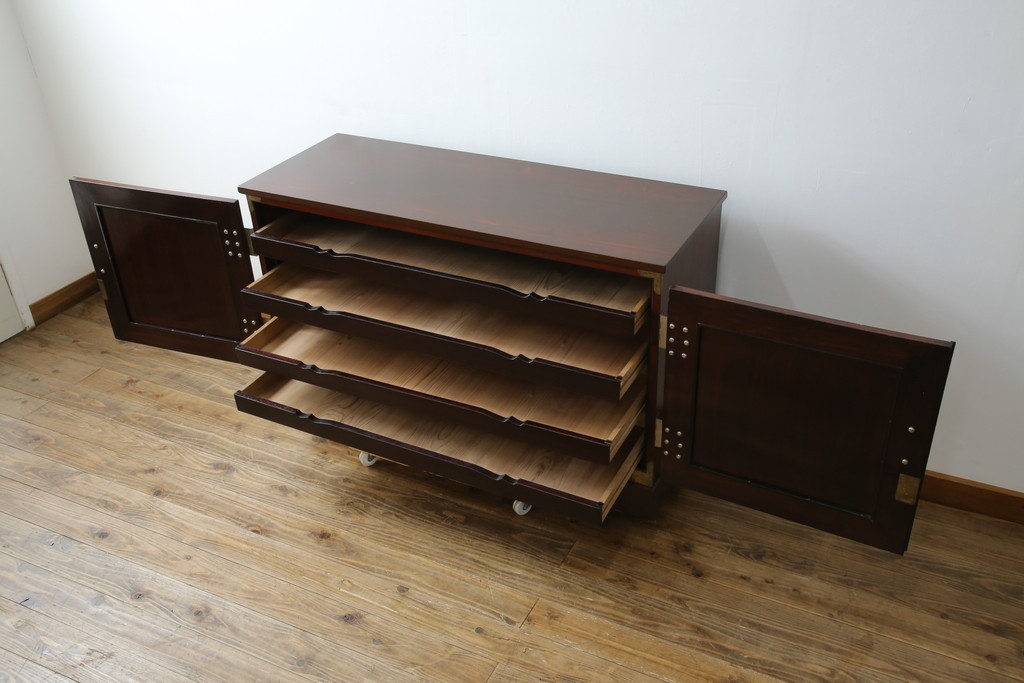 和製ヴィンテージ　美品!!　前面欅(ケヤキ)材　漆塗り　艶のある木の色味と美しい杢目が魅力的なローボード　(R-074018)