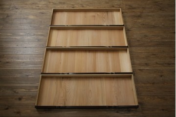 和製ヴィンテージ　美品!!　前面欅(ケヤキ)材　漆塗り　艶のある木の色味と美しい杢目が魅力的なローボード　(R-074018)