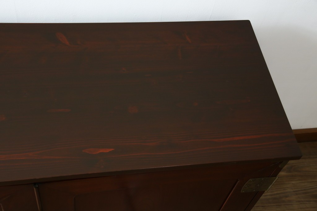 和製ヴィンテージ　美品!!　前面欅(ケヤキ)材　漆塗り　艶のある木の色味と美しい杢目が魅力的なローボード　(R-074018)