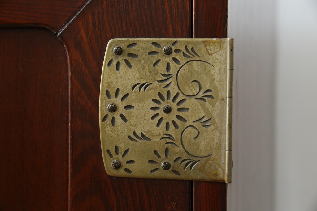 和製ヴィンテージ　美品!!　前面欅(ケヤキ)材　漆塗り　艶のある木の色味と美しい杢目が魅力的なローボード　(R-074018)