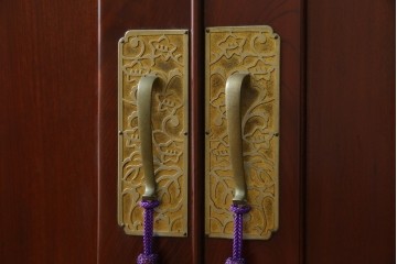 和製ヴィンテージ　美品!!　前面欅(ケヤキ)材　漆塗り　艶のある木の色味と美しい杢目が魅力的なローボード　(R-074018)