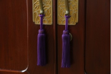 和製ヴィンテージ　美品!!　前面欅(ケヤキ)材　漆塗り　艶のある木の色味と美しい杢目が魅力的なローボード　(R-074018)