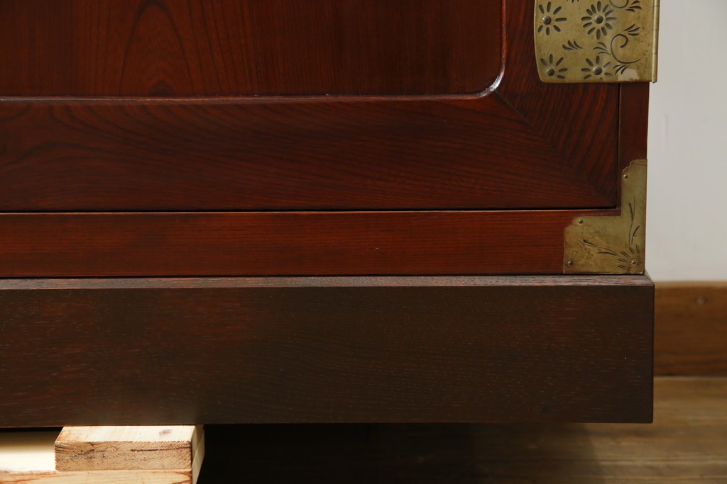 和製ヴィンテージ　美品!!　前面欅(ケヤキ)材　漆塗り　艶のある木の色味と美しい杢目が魅力的なローボード　(R-074018)