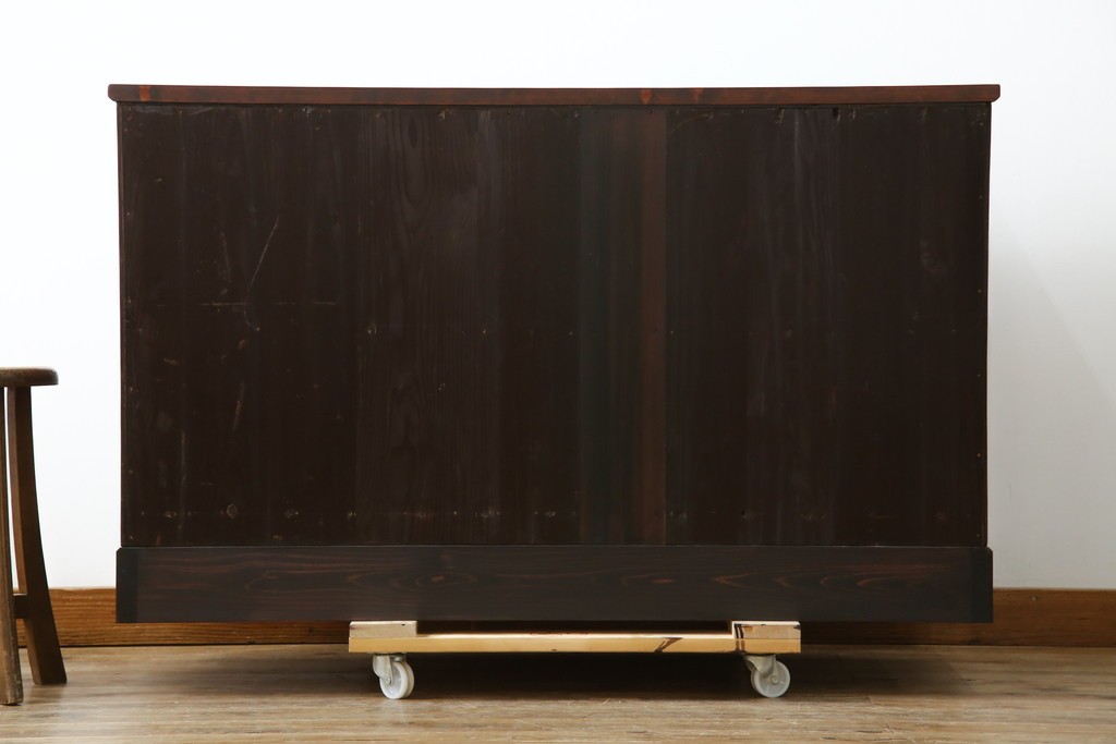 和製ヴィンテージ　美品!!　前面欅(ケヤキ)材　漆塗り　艶のある木の色味と美しい杢目が魅力的なローボード　(R-074018)