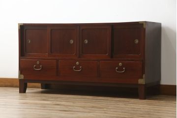 和製ビンテージ　美品!!　脚付きリメイク　前面欅(ケヤキ)材　漆塗り　艶のある木の色味と美しい杢目が魅力的なローボード(収納箪笥、和タンス、引き出し、戸棚、収納棚、ヴィンテージ)(R-074019)