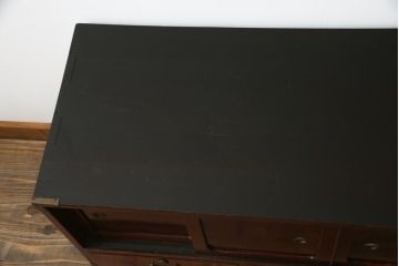 和製ビンテージ　美品!!　脚付きリメイク　前面欅(ケヤキ)材　漆塗り　艶のある木の色味と美しい杢目が魅力的なローボード(収納箪笥、和タンス、引き出し、戸棚、収納棚、ヴィンテージ)(R-074019)