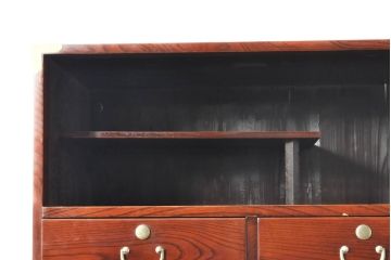 和製ビンテージ　美品!!　前面欅(ケヤキ)材　漆塗り　艶のある木の色味と美しい杢目が魅力的な三段重ね箪笥(収納箪笥、衣装箪笥、着物箪笥、和タンス、引き出し、ヴィンテージ)(R-074020)