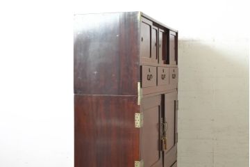 和製ビンテージ　美品!!　前面欅(ケヤキ)材　漆塗り　艶のある木の色味と美しい杢目が魅力的な三段重ね箪笥(収納箪笥、衣装箪笥、着物箪笥、和タンス、引き出し、ヴィンテージ)(R-074020)