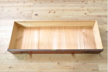 和製ビンテージ　美品!!　前面欅(ケヤキ)材　漆塗り　艶のある木の色味と美しい杢目が魅力的な三段重ね箪笥(収納箪笥、衣装箪笥、着物箪笥、和タンス、引き出し、ヴィンテージ)(R-074020)