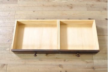 中古　北海道民芸家具　シックな佇まいが魅力的な品格あるカップボード(食器棚、収納棚、戸棚)(R-074021)