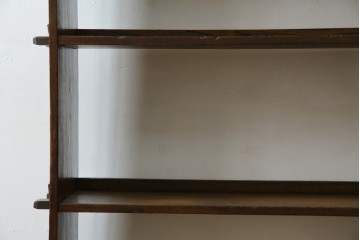 和製アンティーク　栓材　象嵌　どこか懐かしい雰囲気の漂う楔(くさび)式本棚　(R-074022)