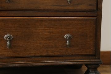 イギリスアンティーク　Lloyd's Antiques(ロイズ・アンティークス)取り扱い　趣のある佇まいが魅力的なオーク材の幅狭ライティングビューロー(ワークデスク、簿記机、在宅用、在宅ワーク用、英国)(R-074023)