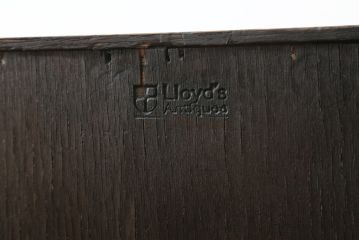 イギリスアンティーク　Lloyd's Antiques(ロイズ・アンティークス)取り扱い　趣のある佇まいが魅力的なオーク材の幅狭ライティングビューロー(ワークデスク、簿記机、在宅用、在宅ワーク用、英国)(R-074023)
