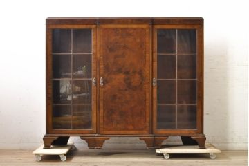 イギリスアンティーク　Lloyd's Antiques(ロイズ・アンティークス)取り扱い　名門　WARING&GILLOW(ワーリングアンドギロー)社製　マホガニー材　クラシカルな雰囲気溢れるサイドボード(キャビネット、飾り棚、収納棚、戸棚、英国)(R-074025)