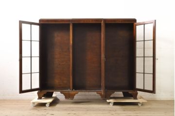 イギリスアンティーク　Lloyd's Antiques(ロイズ・アンティークス)取り扱い　名門　WARING&GILLOW(ワーリングアンドギロー)社製　マホガニー材　クラシカルな雰囲気溢れるサイドボード(キャビネット、飾り棚、収納棚、戸棚、英国)(R-074025)