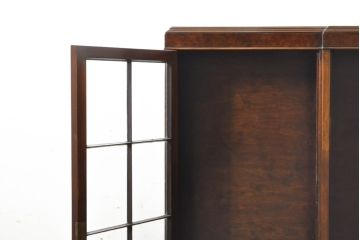 イギリスアンティーク　Lloyd's Antiques(ロイズ・アンティークス)取り扱い　名門　WARING&GILLOW(ワーリングアンドギロー)社製　マホガニー材　クラシカルな雰囲気溢れるサイドボード(キャビネット、飾り棚、収納棚、戸棚、英国)(R-074025)