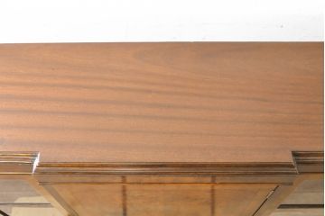 イギリスアンティーク　Lloyd's Antiques(ロイズ・アンティークス)取り扱い　名門　WARING&GILLOW(ワーリングアンドギロー)社製　マホガニー材　クラシカルな雰囲気溢れるサイドボード(キャビネット、飾り棚、収納棚、戸棚、英国)(R-074025)