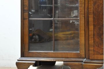 イギリスアンティーク　Lloyd's Antiques(ロイズ・アンティークス)取り扱い　名門　WARING&GILLOW(ワーリングアンドギロー)社製　マホガニー材　クラシカルな雰囲気溢れるサイドボード(キャビネット、飾り棚、収納棚、戸棚、英国)(R-074025)