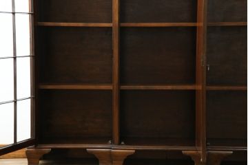 イギリスアンティーク　Lloyd's Antiques(ロイズ・アンティークス)取り扱い　名門　WARING&GILLOW(ワーリングアンドギロー)社製　マホガニー材　クラシカルな雰囲気溢れるサイドボード(キャビネット、飾り棚、収納棚、戸棚、英国)(R-074025)