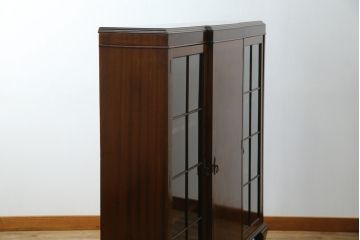 イギリスアンティーク　Lloyd's Antiques(ロイズ・アンティークス)取り扱い　名門　WARING&GILLOW(ワーリングアンドギロー)社製　マホガニー材　クラシカルな雰囲気溢れるサイドボード(キャビネット、飾り棚、収納棚、戸棚、英国)(R-074025)