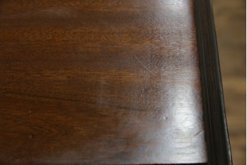 イギリスアンティーク　Lloyd's Antiques(ロイズ・アンティークス)取り扱い　名門　WARING&GILLOW(ワーリングアンドギロー)社製　マホガニー材　クラシカルな雰囲気溢れるサイドボード(キャビネット、飾り棚、収納棚、戸棚、英国)(R-074025)