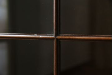 イギリスアンティーク　Lloyd's Antiques(ロイズ・アンティークス)取り扱い　名門　WARING&GILLOW(ワーリングアンドギロー)社製　マホガニー材　クラシカルな雰囲気溢れるサイドボード(キャビネット、飾り棚、収納棚、戸棚、英国)(R-074025)