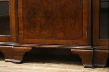 イギリスアンティーク　Lloyd's Antiques(ロイズ・アンティークス)取り扱い　名門　WARING&GILLOW(ワーリングアンドギロー)社製　マホガニー材　クラシカルな雰囲気溢れるサイドボード(キャビネット、飾り棚、収納棚、戸棚、英国)(R-074025)