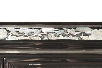 アジアンビンテージ　韓国製　螺鈿(ラデン)　華やかな意匠が存在感溢れる飾り棚(収納棚、戸棚、キャビネット、ヴィンテージ)(R-074026)