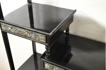 アジアンビンテージ　韓国製　螺鈿(ラデン)　華やかな意匠が存在感溢れる飾り棚(収納棚、戸棚、キャビネット、ヴィンテージ)(R-074026)