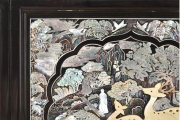 アジアンビンテージ　韓国製　螺鈿(ラデン)　華やかな意匠が存在感溢れる飾り棚(収納棚、戸棚、キャビネット、ヴィンテージ)(R-074026)