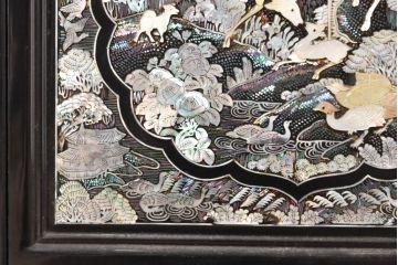 アジアンビンテージ　韓国製　螺鈿(ラデン)　華やかな意匠が存在感溢れる飾り棚(収納棚、戸棚、キャビネット、ヴィンテージ)(R-074026)