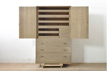 和製ビンテージ　国産　職人手造り品　鹿モチーフの細やかな装飾金具が上品な総桐箪笥(並厚、桐たんす、和タンス、着物箪笥、衣装箪笥、収納たんす、引き出し、ヴィンテージ)(R-074027)
