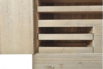 和製ビンテージ　国産　職人手造り品　鹿モチーフの細やかな装飾金具が上品な総桐箪笥(並厚、桐たんす、和タンス、着物箪笥、衣装箪笥、収納たんす、引き出し、ヴィンテージ)(R-074027)