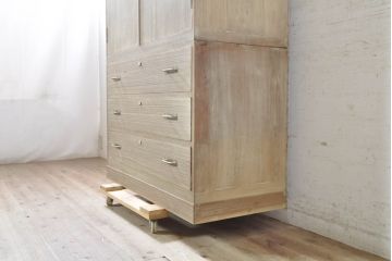 和製ビンテージ　国産　職人手造り品　鹿モチーフの細やかな装飾金具が上品な総桐箪笥(並厚、桐たんす、和タンス、着物箪笥、衣装箪笥、収納たんす、引き出し、ヴィンテージ)(R-074027)