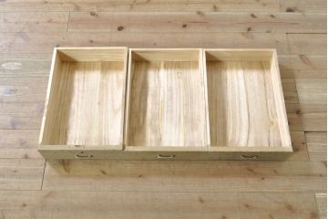 和製ビンテージ　国産　職人手造り品　鹿モチーフの細やかな装飾金具が上品な総桐箪笥(並厚、桐たんす、和タンス、着物箪笥、衣装箪笥、収納たんす、引き出し、ヴィンテージ)(R-074027)