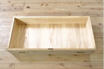和製ビンテージ　国産　職人手造り品　鹿モチーフの細やかな装飾金具が上品な総桐箪笥(並厚、桐たんす、和タンス、着物箪笥、衣装箪笥、収納たんす、引き出し、ヴィンテージ)(R-074027)