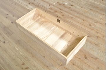 和製ビンテージ　国産　職人手造り品　鹿モチーフの細やかな装飾金具が上品な総桐箪笥(並厚、桐たんす、和タンス、着物箪笥、衣装箪笥、収納たんす、引き出し、ヴィンテージ)(R-074027)